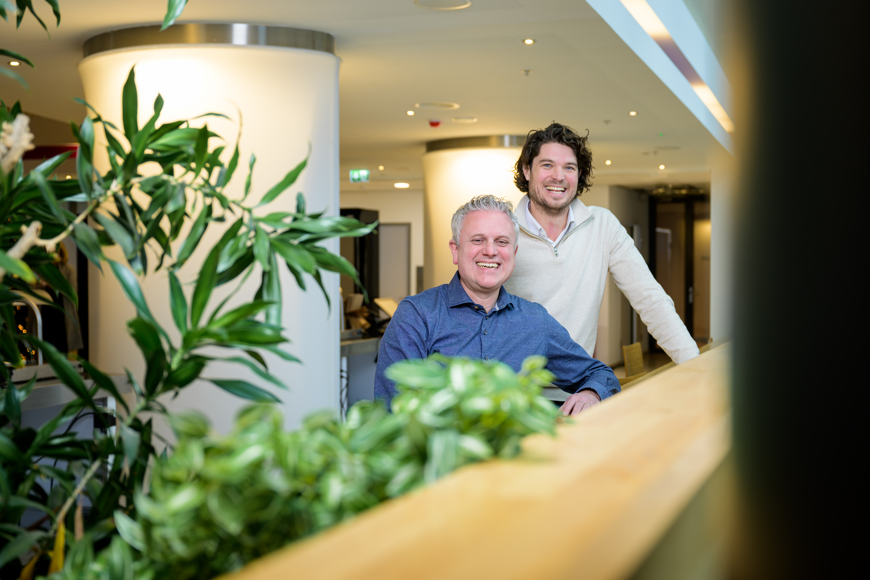 Thijs van der Meulen, Productmanager e-Mobility, en Joël van Andel, Business Solution Architect bij Energy Markets